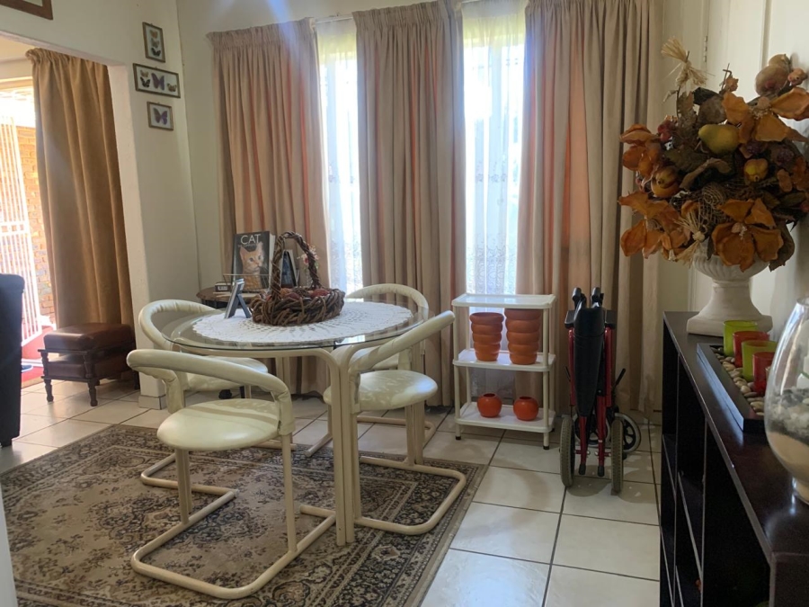 2 Bedroom Property for Sale in Birchleigh North Gauteng