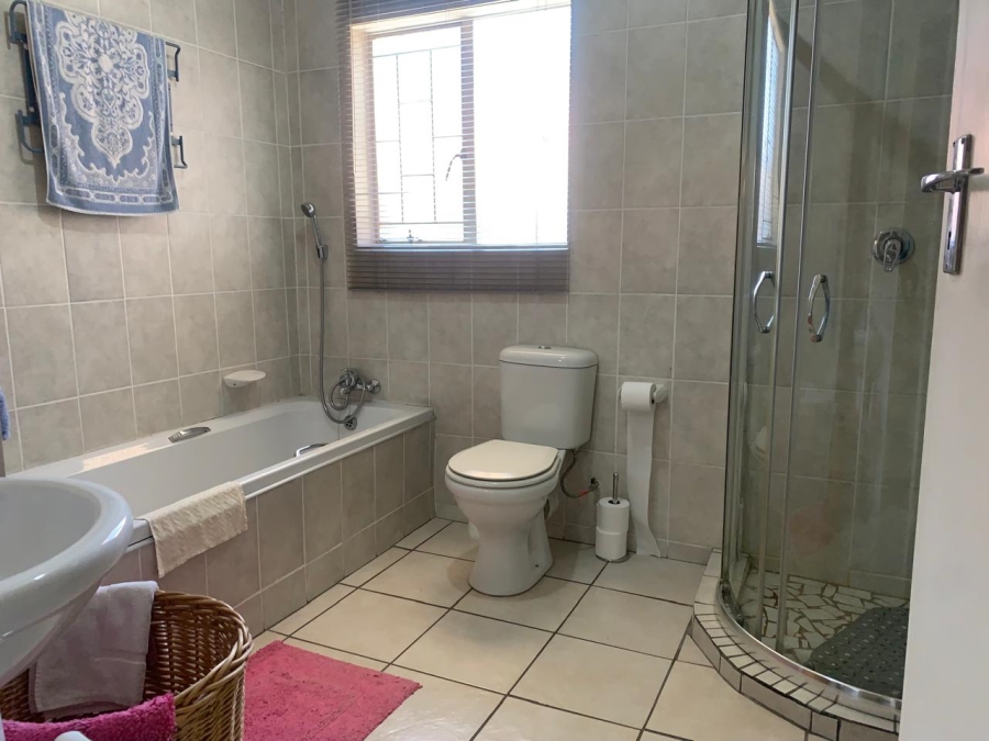 2 Bedroom Property for Sale in Birchleigh North Gauteng