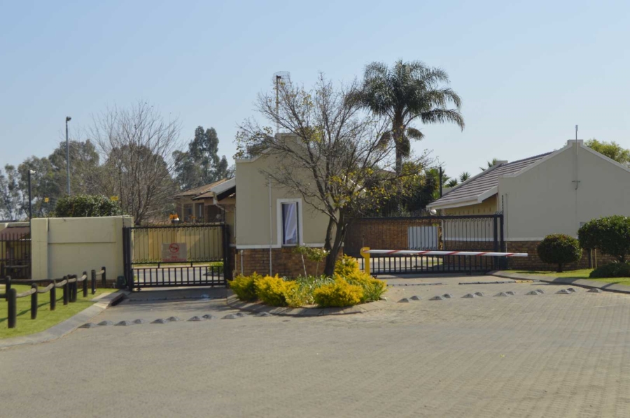 2 Bedroom Property for Sale in Norton Park Gauteng