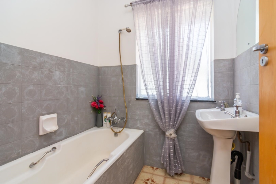 4 Bedroom Property for Sale in Rant En Dal Gauteng