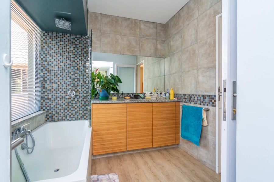 4 Bedroom Property for Sale in Rant En Dal Gauteng