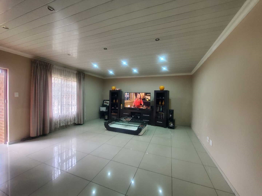3 Bedroom Property for Sale in Groblerpark Gauteng