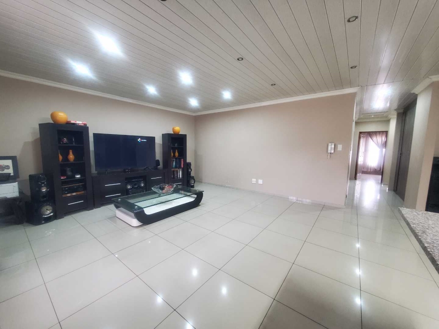 3 Bedroom Property for Sale in Groblerpark Gauteng