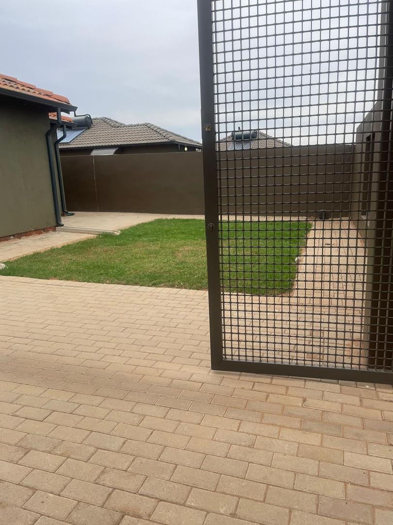 3 Bedroom Property for Sale in Protea Glen Gauteng