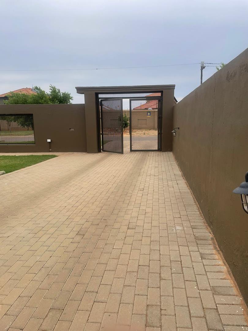 3 Bedroom Property for Sale in Protea Glen Gauteng