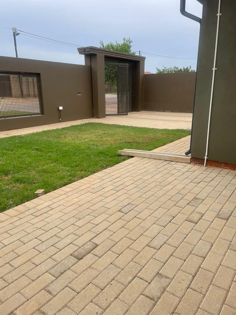 3 Bedroom Property for Sale in Protea Glen Gauteng