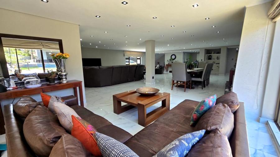 8 Bedroom Property for Sale in Alberante Gauteng