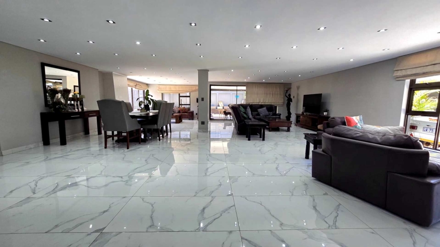 8 Bedroom Property for Sale in Alberante Gauteng