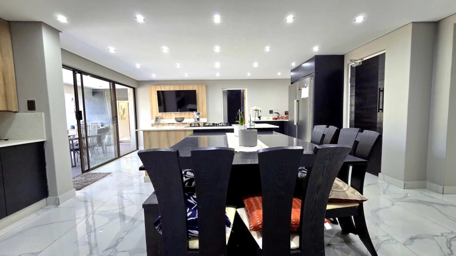 8 Bedroom Property for Sale in Alberante Gauteng