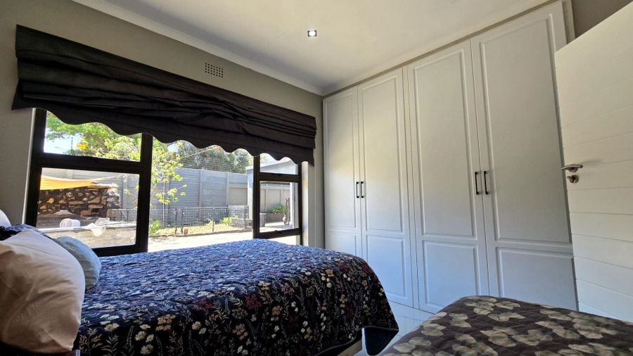 8 Bedroom Property for Sale in Alberante Gauteng