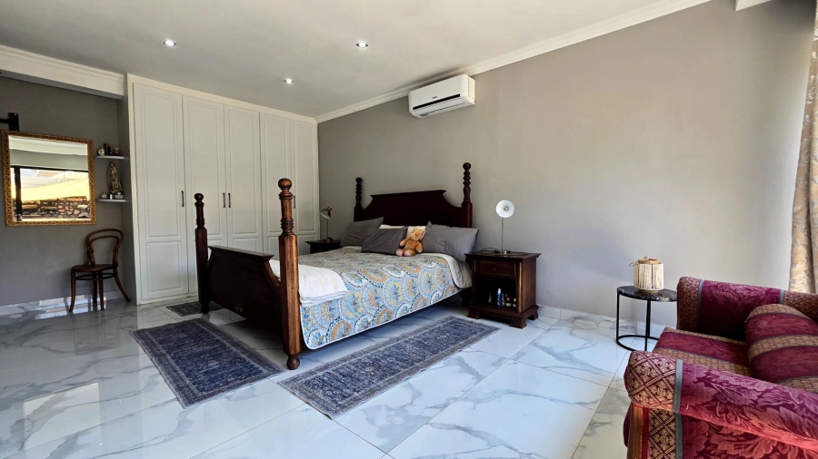 8 Bedroom Property for Sale in Alberante Gauteng