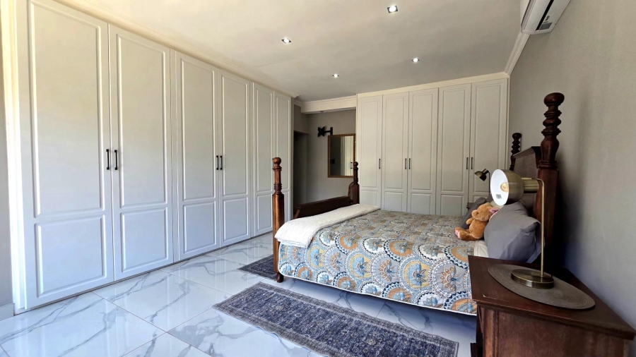 8 Bedroom Property for Sale in Alberante Gauteng