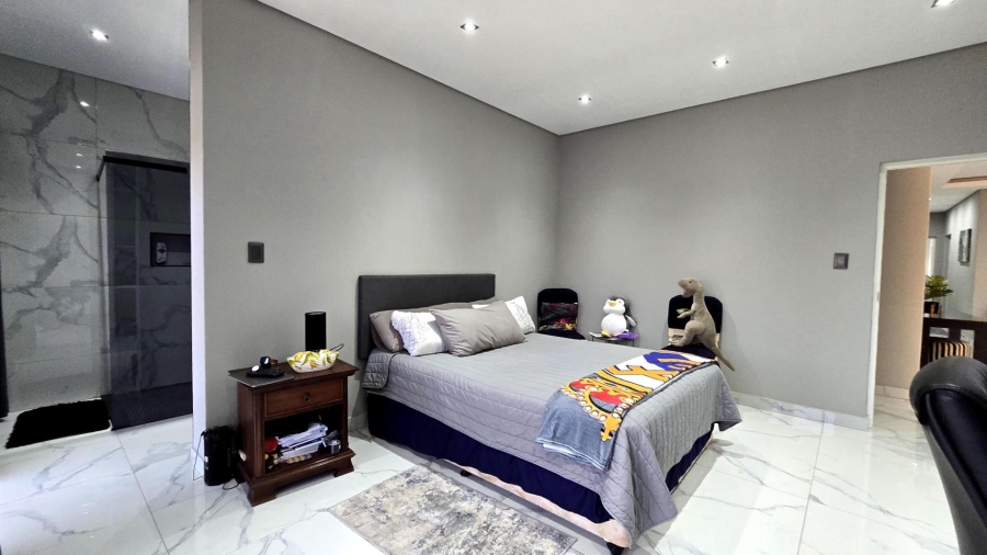 8 Bedroom Property for Sale in Alberante Gauteng