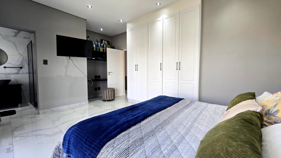 8 Bedroom Property for Sale in Alberante Gauteng