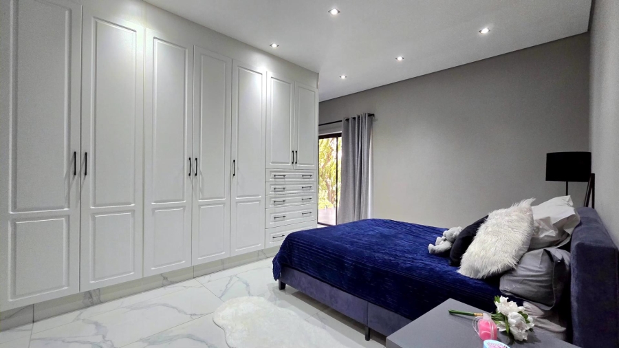 8 Bedroom Property for Sale in Alberante Gauteng