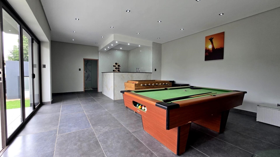 8 Bedroom Property for Sale in Alberante Gauteng