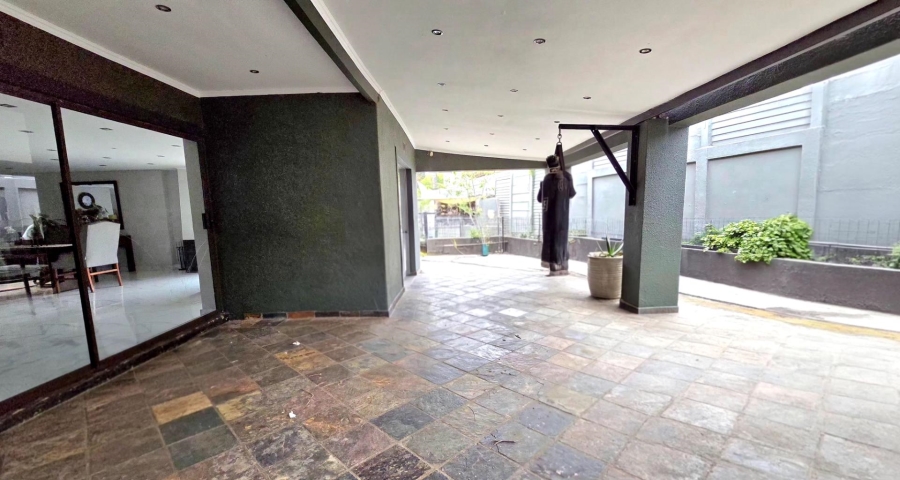 8 Bedroom Property for Sale in Alberante Gauteng