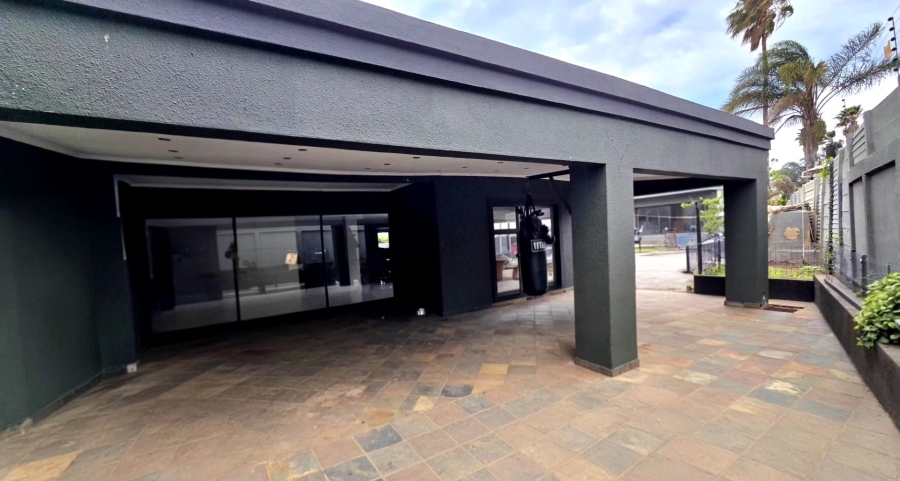 8 Bedroom Property for Sale in Alberante Gauteng