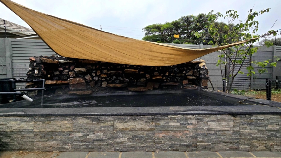 8 Bedroom Property for Sale in Alberante Gauteng