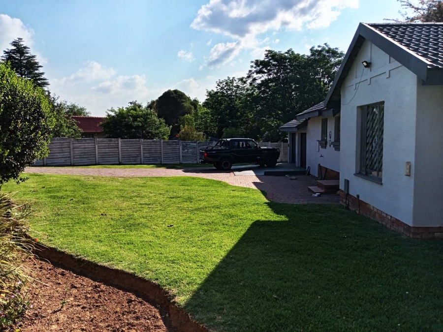 3 Bedroom Property for Sale in Albertsdal Gauteng
