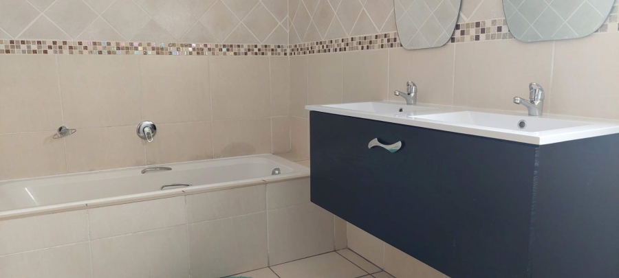 3 Bedroom Property for Sale in Elandspark Gauteng