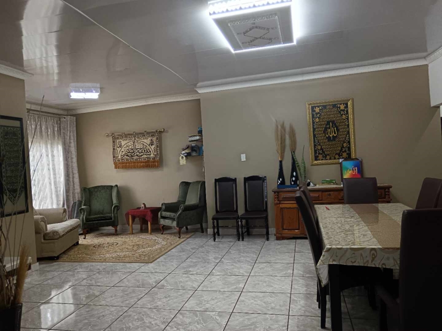 4 Bedroom Property for Sale in Erasmia Gauteng