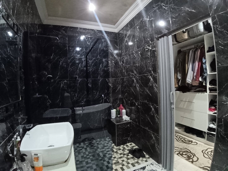 4 Bedroom Property for Sale in Erasmia Gauteng