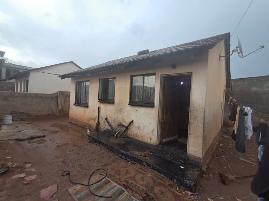 2 Bedroom Property for Sale in Umthambeka Gauteng