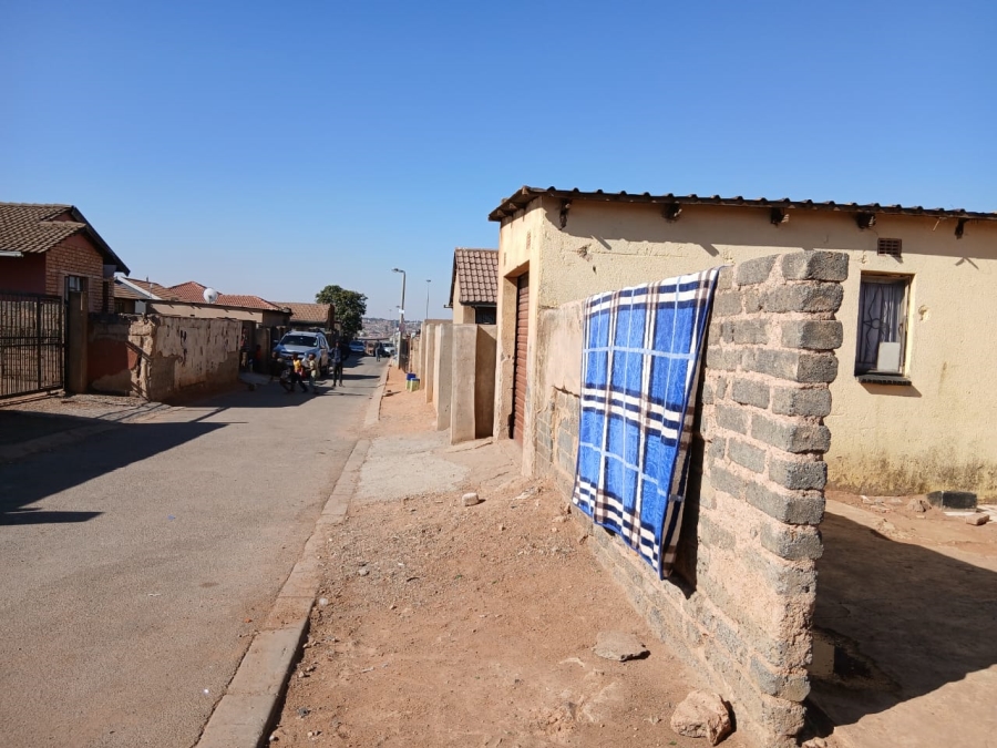 2 Bedroom Property for Sale in Umthambeka Gauteng