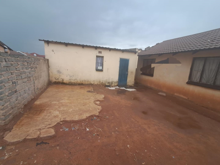 2 Bedroom Property for Sale in Umthambeka Gauteng