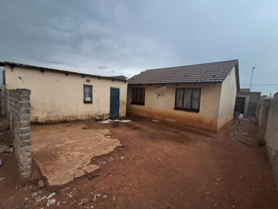 2 Bedroom Property for Sale in Umthambeka Gauteng