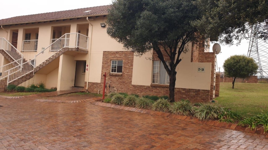 1 Bedroom Property for Sale in Kosmosdal Gauteng