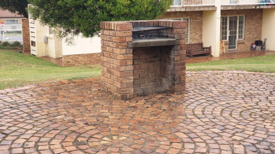 1 Bedroom Property for Sale in Kosmosdal Gauteng