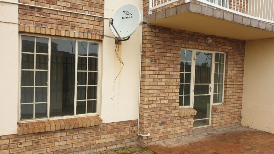 1 Bedroom Property for Sale in Kosmosdal Gauteng