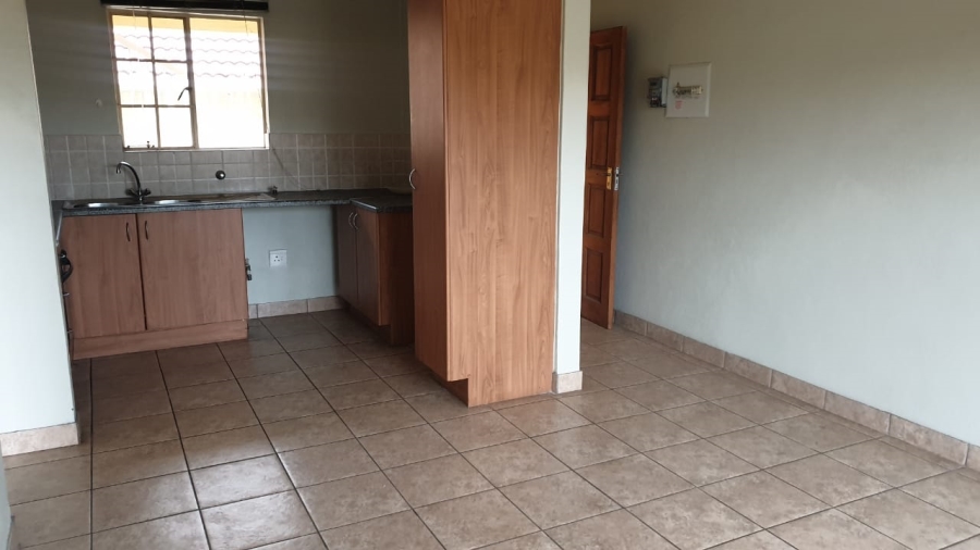 1 Bedroom Property for Sale in Kosmosdal Gauteng