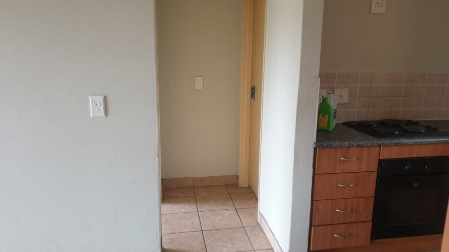 1 Bedroom Property for Sale in Kosmosdal Gauteng