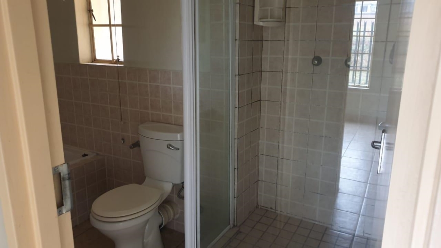 1 Bedroom Property for Sale in Kosmosdal Gauteng