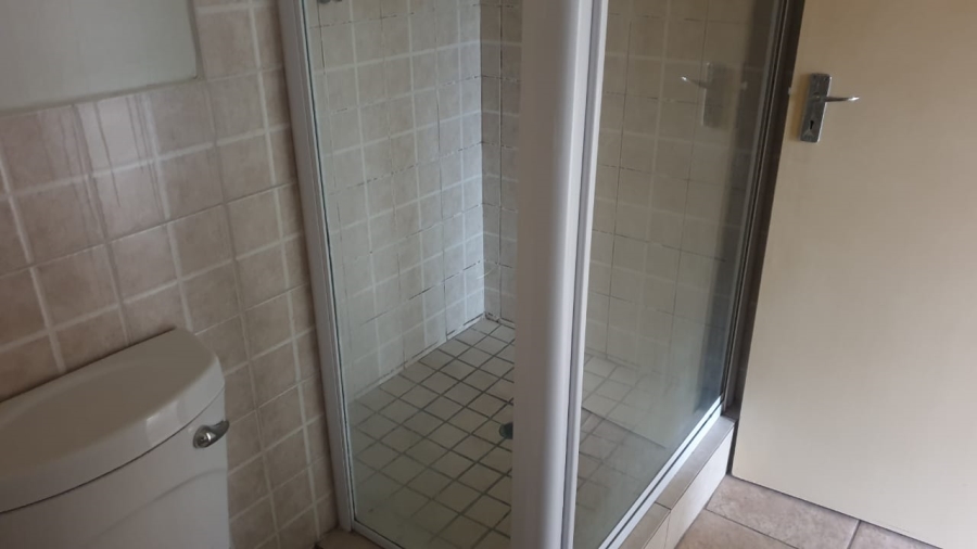 1 Bedroom Property for Sale in Kosmosdal Gauteng