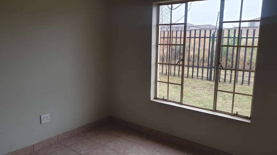 1 Bedroom Property for Sale in Kosmosdal Gauteng