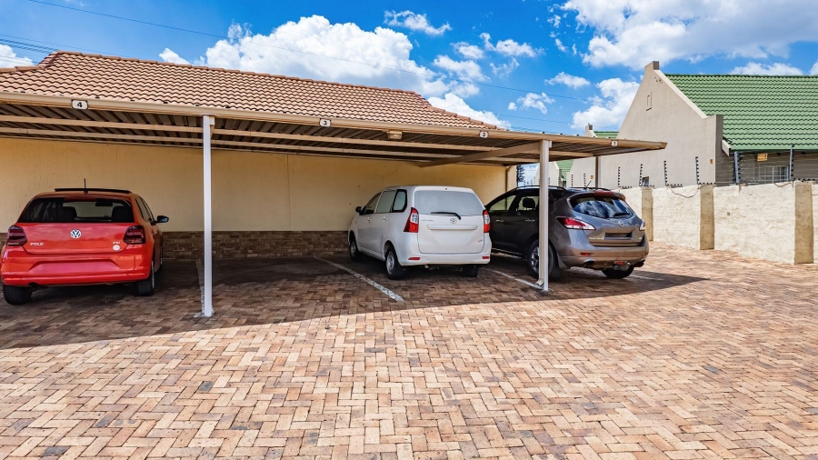 1 Bedroom Property for Sale in Kosmosdal Gauteng