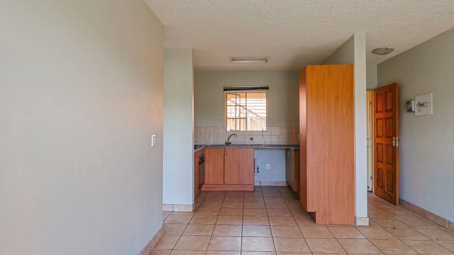 1 Bedroom Property for Sale in Kosmosdal Gauteng