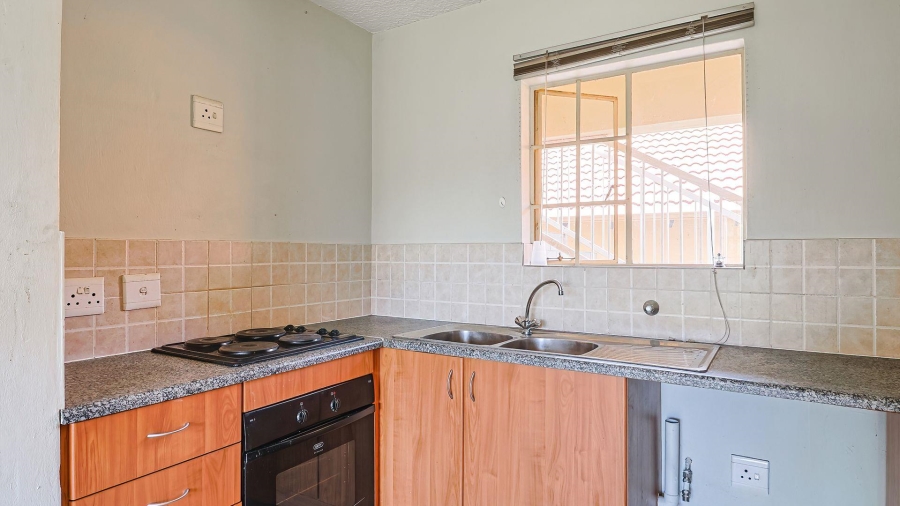 1 Bedroom Property for Sale in Kosmosdal Gauteng