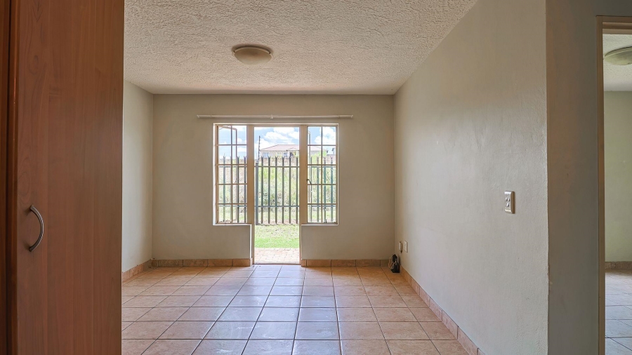 1 Bedroom Property for Sale in Kosmosdal Gauteng