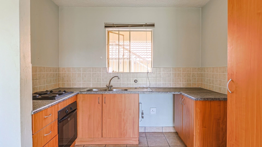 1 Bedroom Property for Sale in Kosmosdal Gauteng