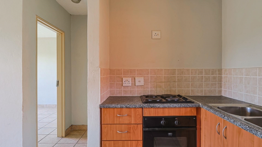 1 Bedroom Property for Sale in Kosmosdal Gauteng