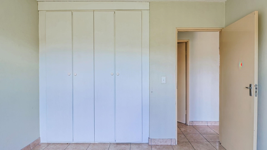 1 Bedroom Property for Sale in Kosmosdal Gauteng