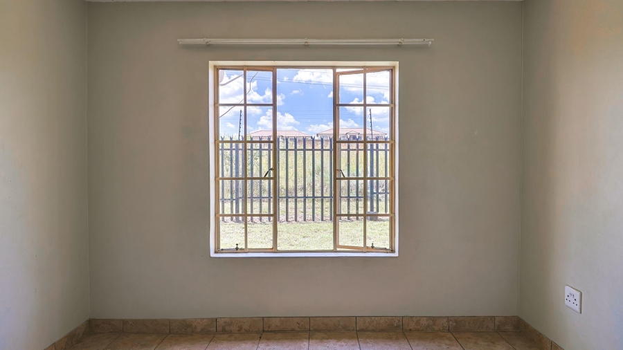 1 Bedroom Property for Sale in Kosmosdal Gauteng