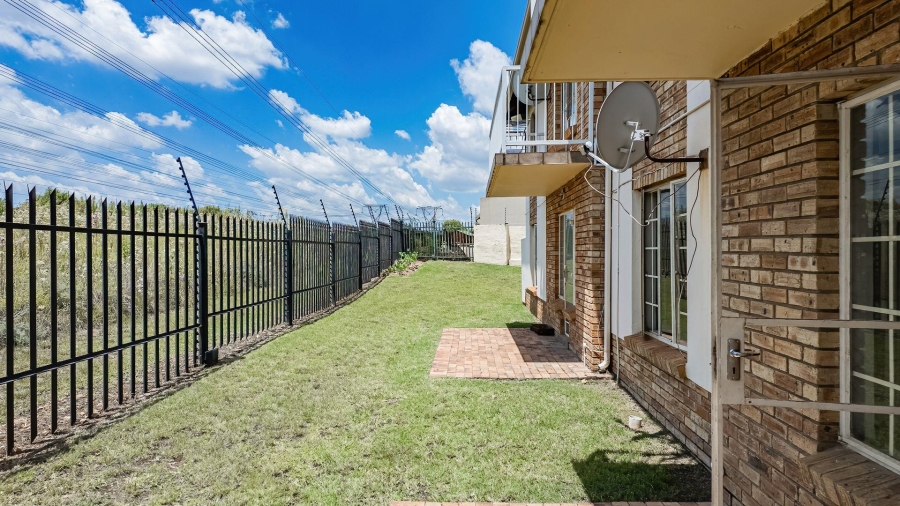 1 Bedroom Property for Sale in Kosmosdal Gauteng