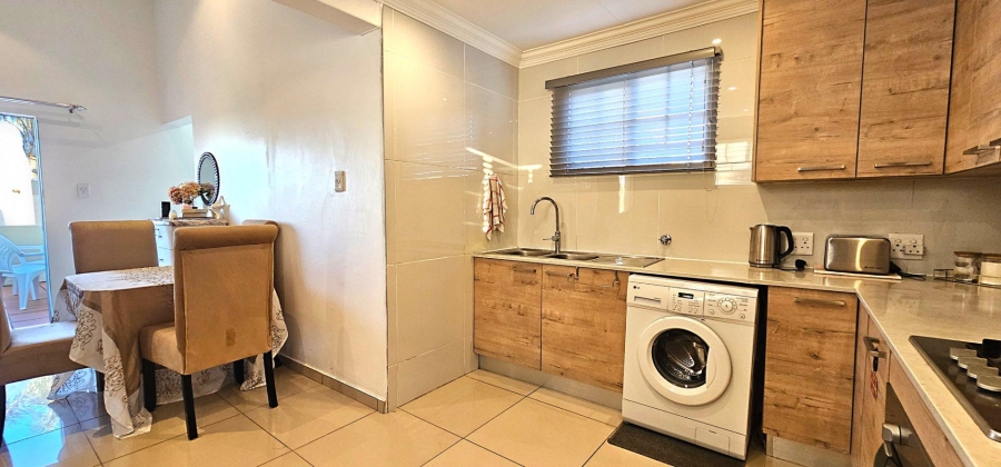 1 Bedroom Property for Sale in Radiokop Gauteng