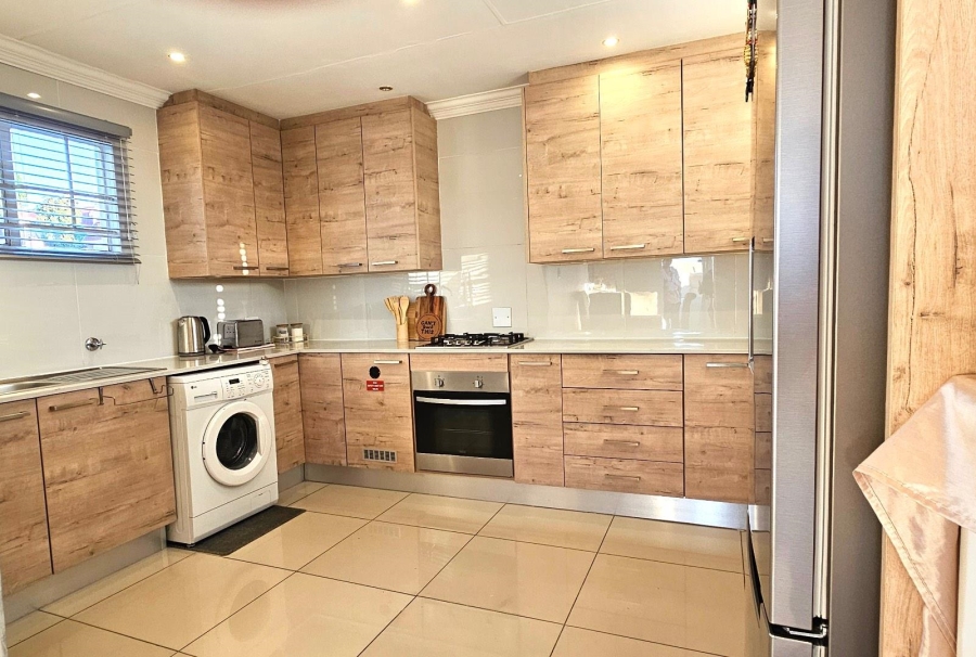 1 Bedroom Property for Sale in Radiokop Gauteng